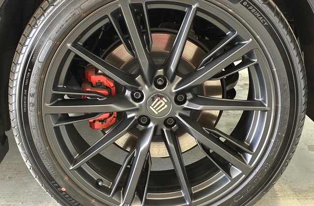 トヨタクラウンスポーツプラグインハイブリッド RS