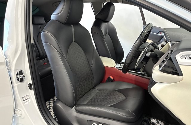 トヨタカムリWS レザーパッケージ