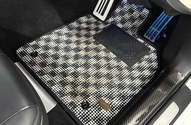 トヨタカムリWS レザーパッケージ