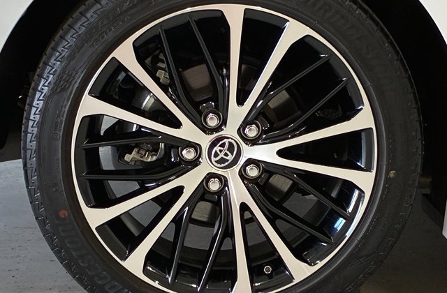 トヨタカムリWS レザーパッケージ