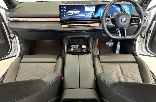 BMW5シリーズ523i  ザ ファースト エディション