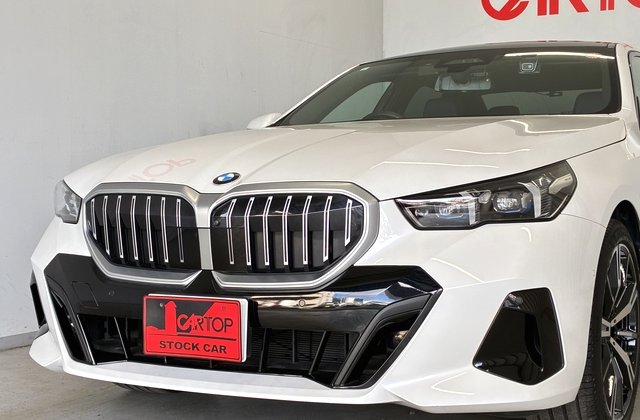 BMW5シリーズ523i  ザ ファースト エディション