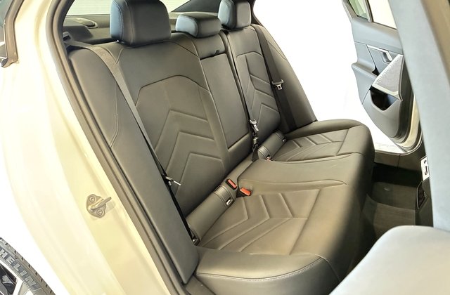 BMW5シリーズ523i  ザ ファースト エディション