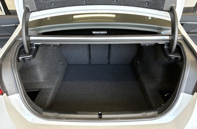 BMW5シリーズ523i  ザ ファースト エディション