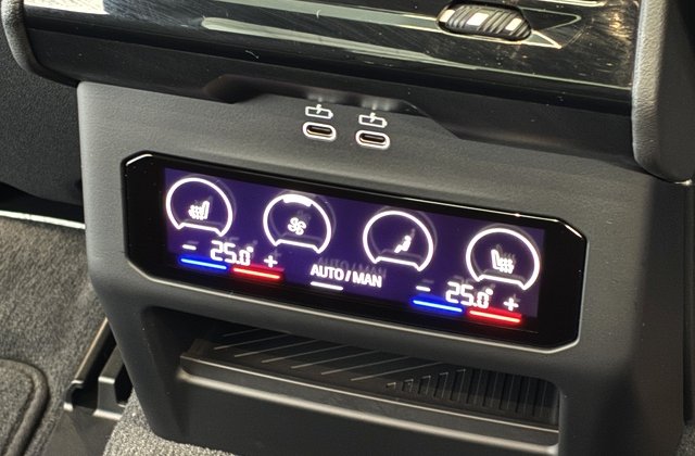 BMW5シリーズ523i  ザ ファースト エディション