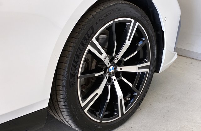 BMW5シリーズ523i  ザ ファースト エディション