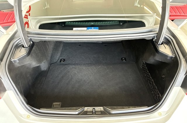 マセラティクワトロポルテベースグレード