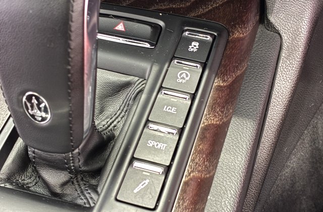 マセラティクワトロポルテベースグレード