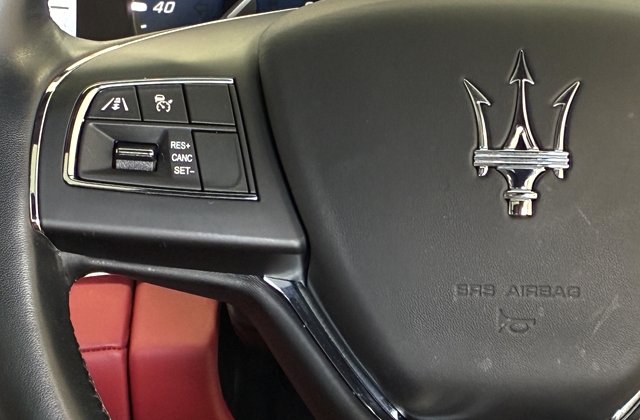 マセラティクワトロポルテベースグレード