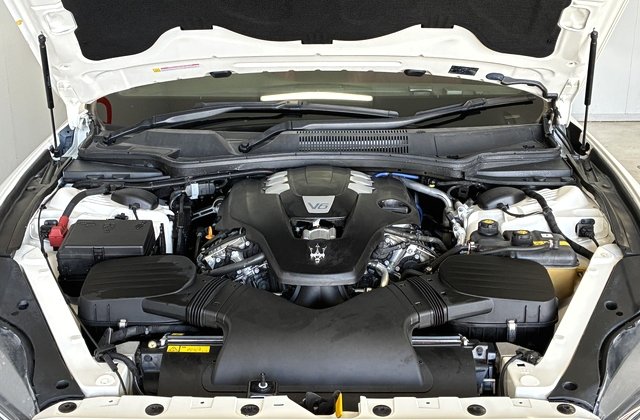 マセラティクワトロポルテベースグレード