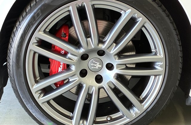 マセラティクワトロポルテベースグレード