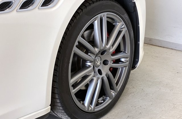 マセラティクワトロポルテベースグレード