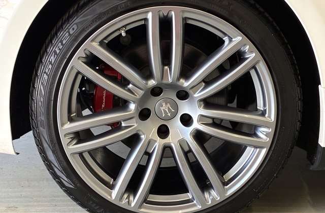 マセラティクワトロポルテベースグレード