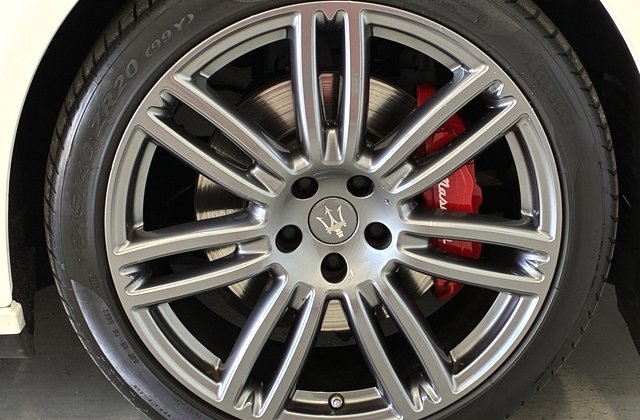 マセラティクワトロポルテベースグレード