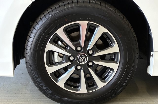 トヨタエスクァイアハイブリッド Gi プレミアムパッケージ