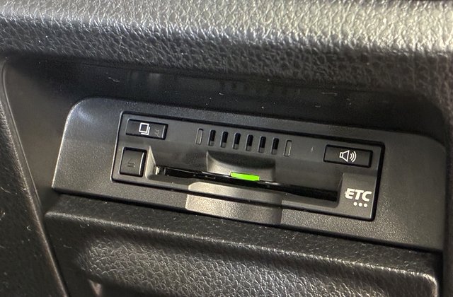 トヨタエスクァイアハイブリッド Gi プレミアムパッケージ