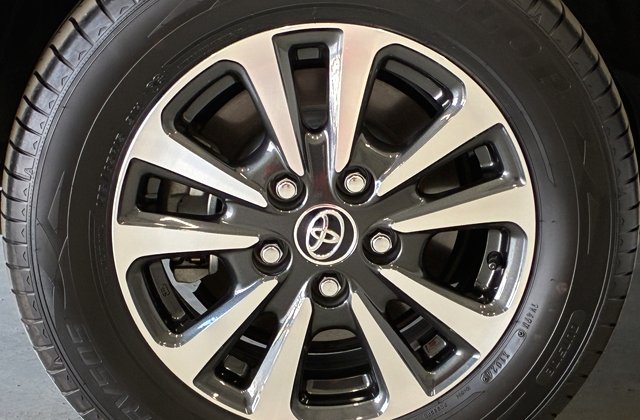 トヨタエスクァイアハイブリッド Gi プレミアムパッケージ