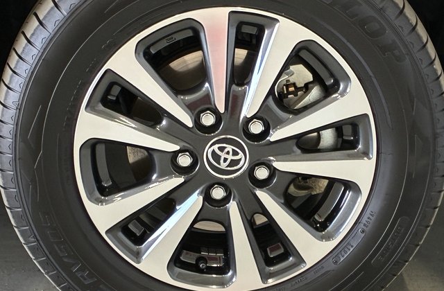 トヨタエスクァイアハイブリッド Gi プレミアムパッケージ