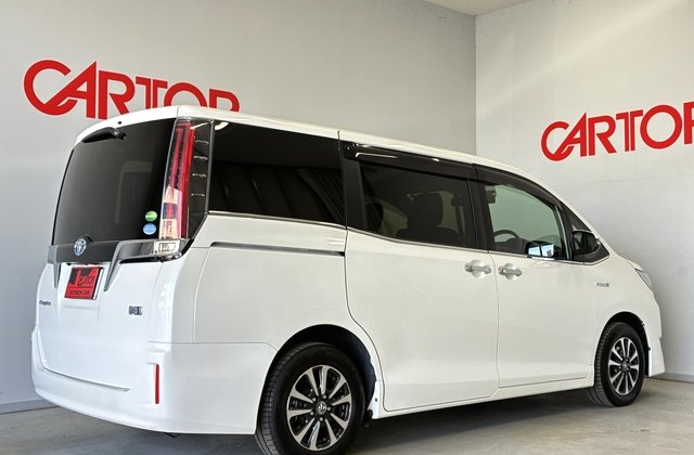 トヨタエスクァイアハイブリッド Gi プレミアムパッケージ