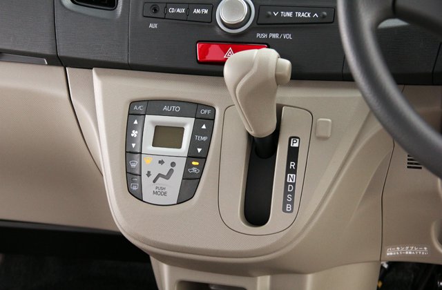 ダイハツムーヴL ワンセグナビ付き