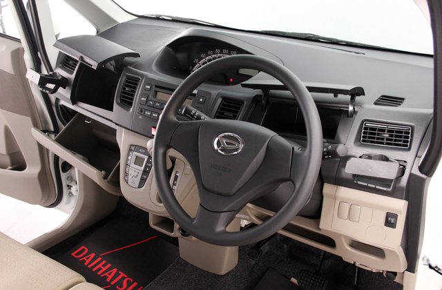 ダイハツムーヴL ワンセグナビ付き