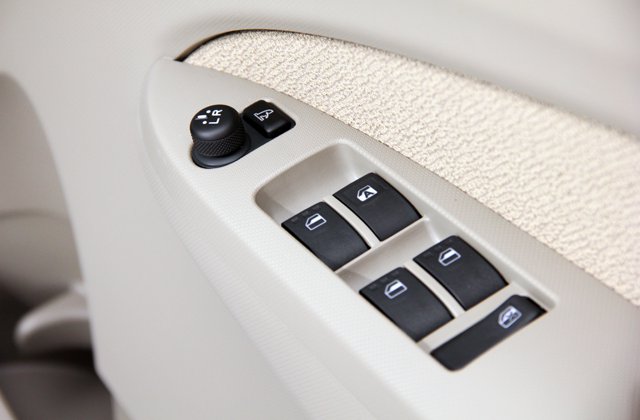 ダイハツムーヴL ワンセグナビ付き