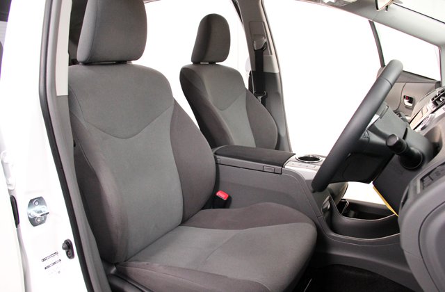 トヨタプリウスα Sツーリングセレクション