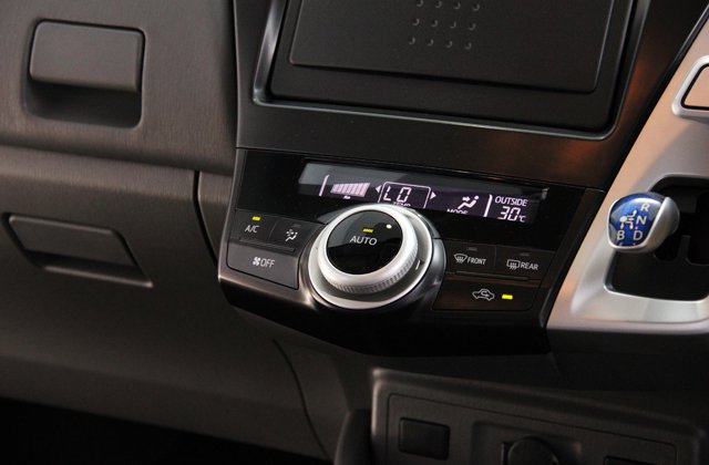 トヨタプリウスα Sツーリングセレクション