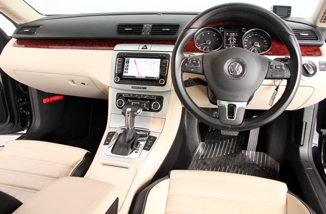 フォルクスワーゲンパサートcc V6 4モーション