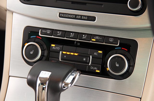 フォルクスワーゲンパサートcc V6 4モーション