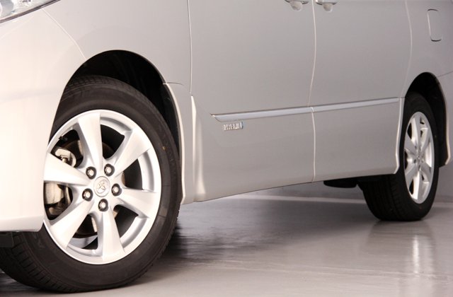 トヨタエスティマハイブリット X