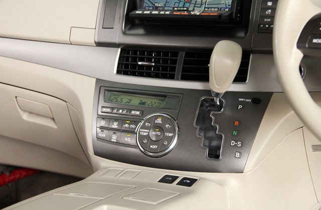 トヨタエスティマハイブリット X