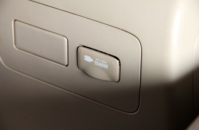 トヨタエスティマハイブリット X