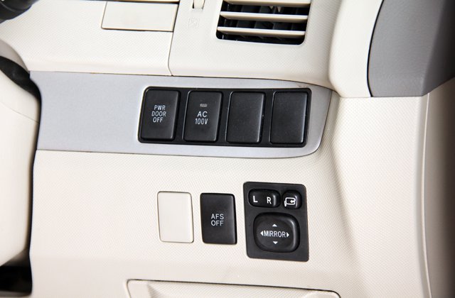 トヨタエスティマハイブリット X