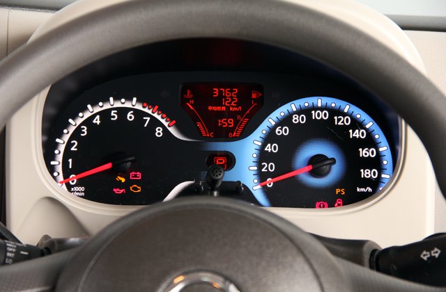 ニッサンキューブ15X Mセレクション