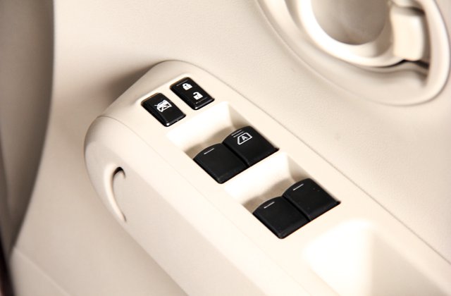 ニッサンキューブ15X Mセレクション