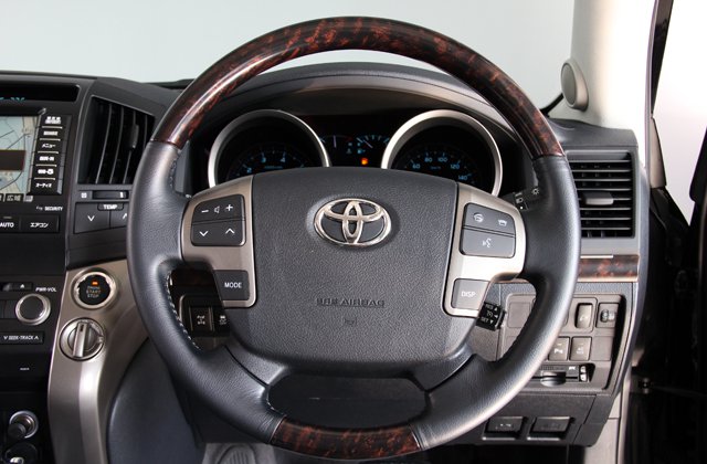 トヨタランドクルーザーAX Gセレクション