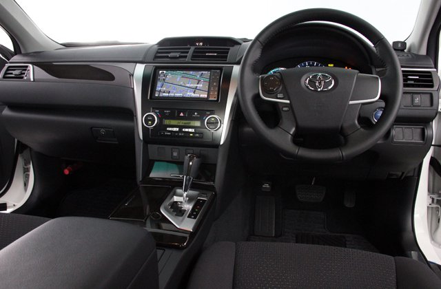 トヨタカムリハイブリット Gパッケージ