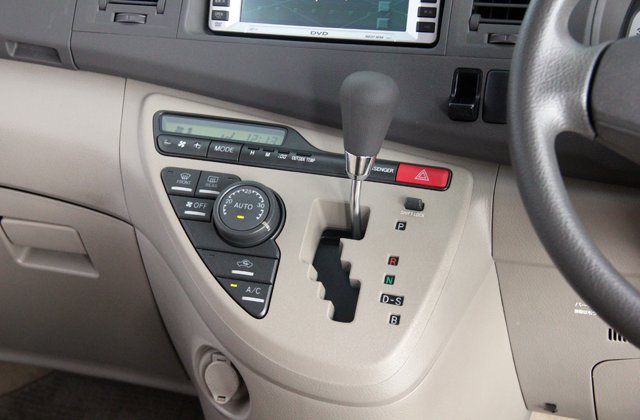 トヨタアイシスL