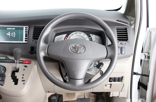 トヨタアイシスL