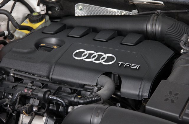 アウディTTクーペ2.0TFSI クワトロ