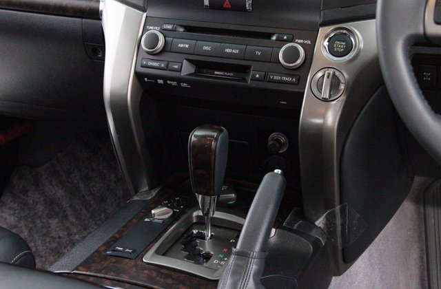 トヨタランドクルーザーAX G 60thブラックレザーセレクション