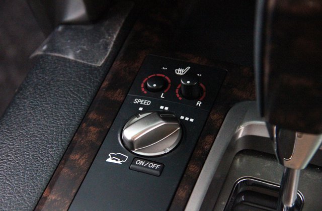 トヨタランドクルーザーAX G 60thブラックレザーセレクション