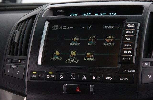 トヨタランドクルーザーAX-G