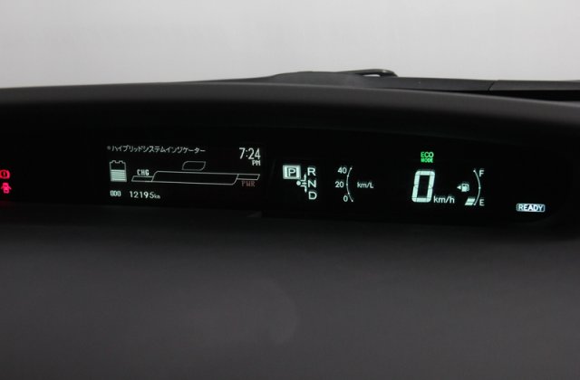 トヨタプリウスL