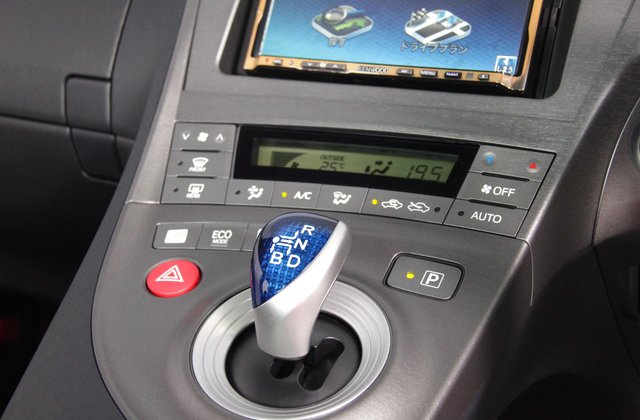 トヨタプリウスS