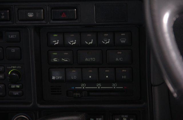 トヨタランドクルーザーVXリミテッド
