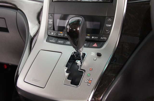 トヨタアルファード240S Cパッケージ
