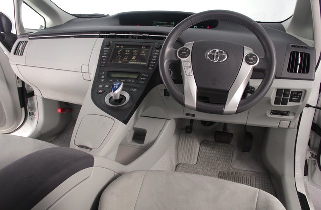 トヨタプリウスG