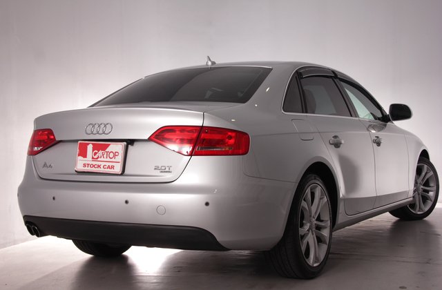 アウディA42.0TFSI クワトロ